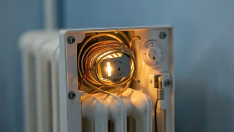 grzejnik elektryczny z termostatem jak działa