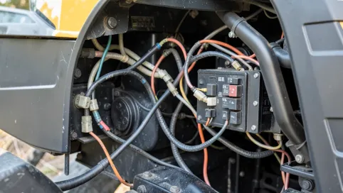 Ile kosztuje wymiana instalacji elektrycznej w ciągniku C330