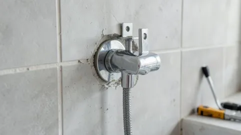 instalacja baterii podtynkowej