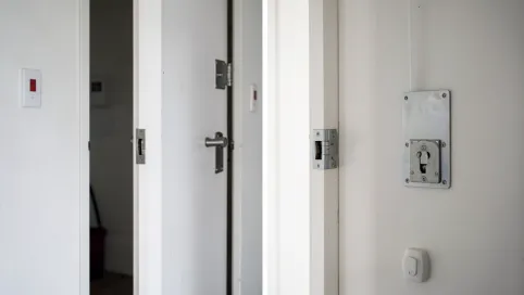 Instalacja co otwarta czy zamknięta