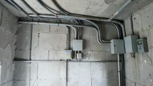instalacja elektryczna w bloku z wielkiej płyty