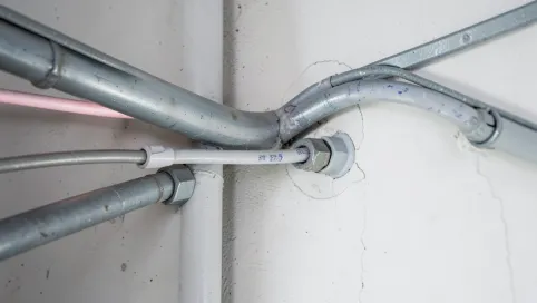 Instalacja natynkowa w rurkach