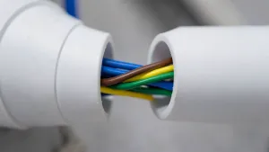 Jak kłaść przewody elektryczne