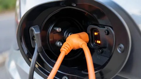 Jak ładować baterie w samochodzie elektrycznym