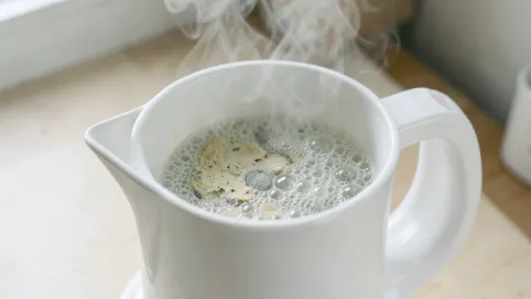 Jak odkamienić czajnik elektryczny odkamieniaczem