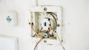 Jak podłączyć włącznik światła starą instalacja