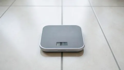 Jak się ważyć na wadze elektronicznej