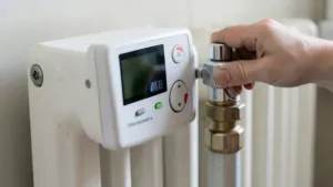 Jak ustawić termostat elektroniczny na grzejniku