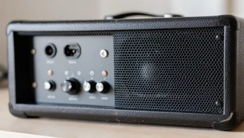 Jaki wzmacniacz do gitary elektroakustycznej