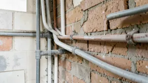 Najpierw tynki czy instalacje